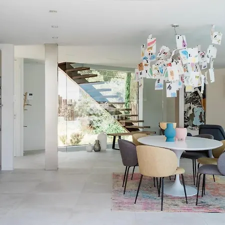 Villa Aura *